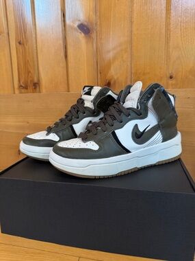 Nike Dunk High Up Cargo Khaki